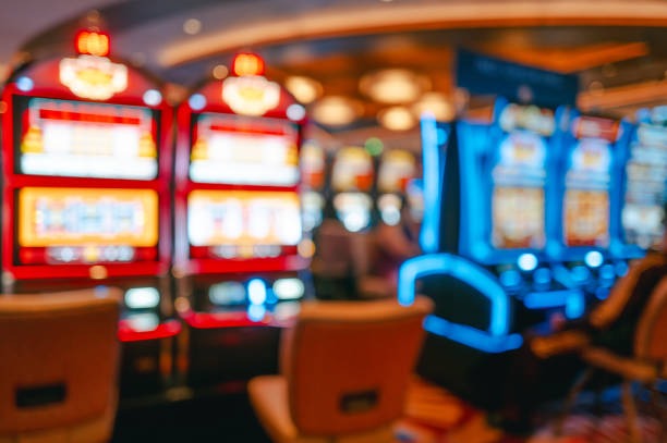 Layar skor permainan arcade menampilkan skor pemain, poin reward, dan leaderboard mini